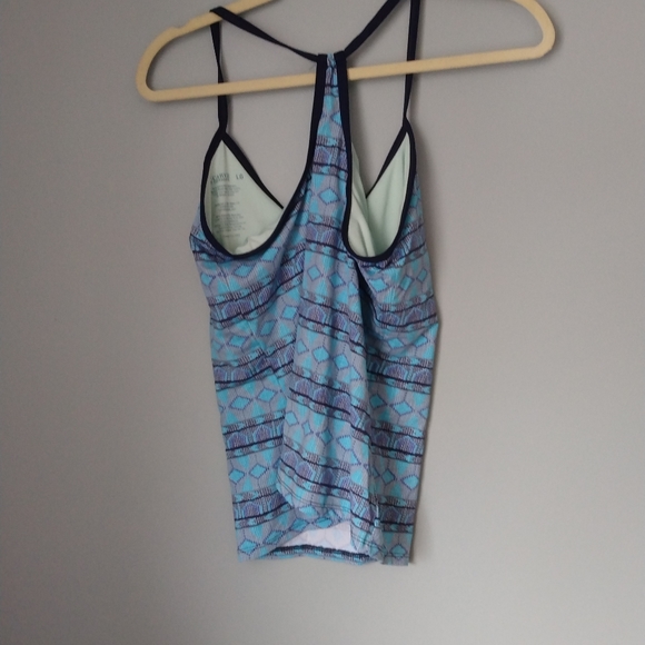 CARVE DESIGNS Bathing Suit Top Tankini  with built in bra - Picture 3 of 6